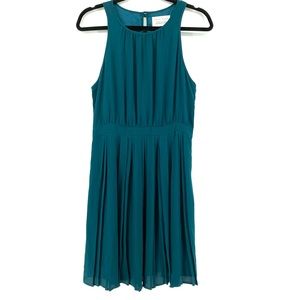 PAPER CROWN Green Sleeveless Pleated Dress